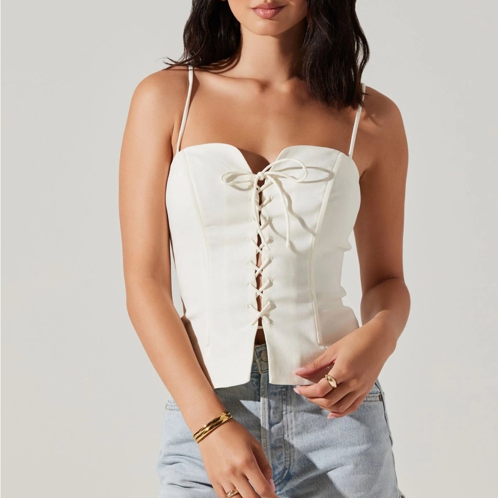 NWOT ASTR Kylian Lace Up Top in White (S)